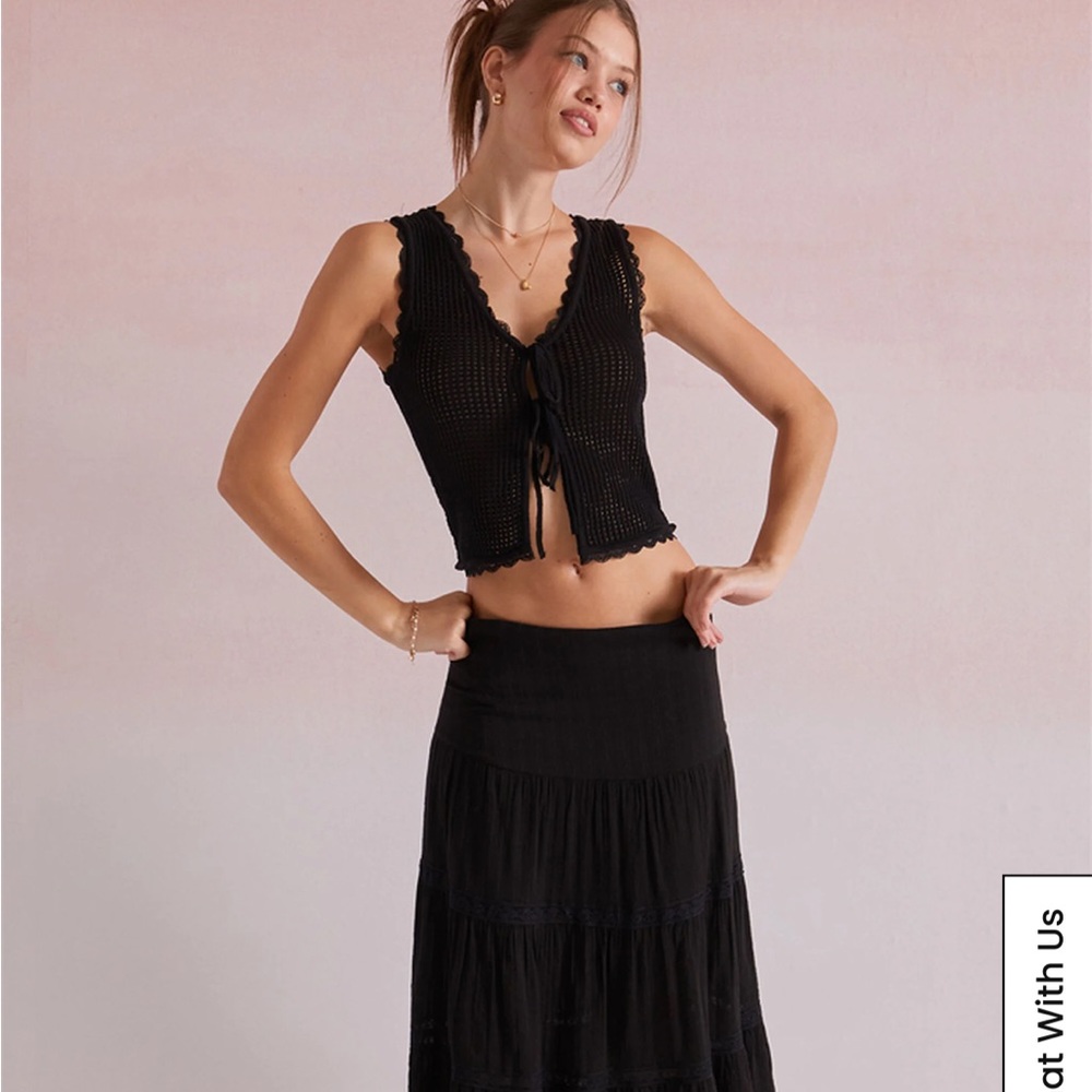 NWOT! Beverly and Beck Lisette Tie Front Crochet Tank Top